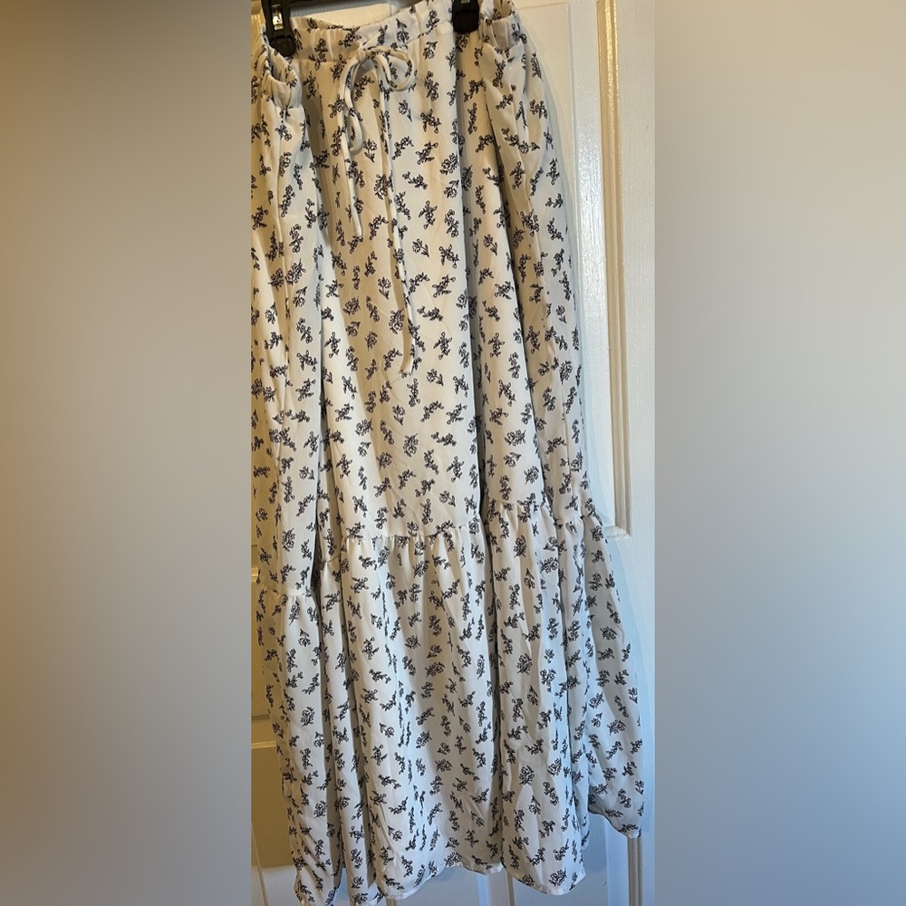 Scoop Women’s Lightweight Tier Maxi Skirt With Tie Waistband Size Medium NWOT! - Picture 3 of 11